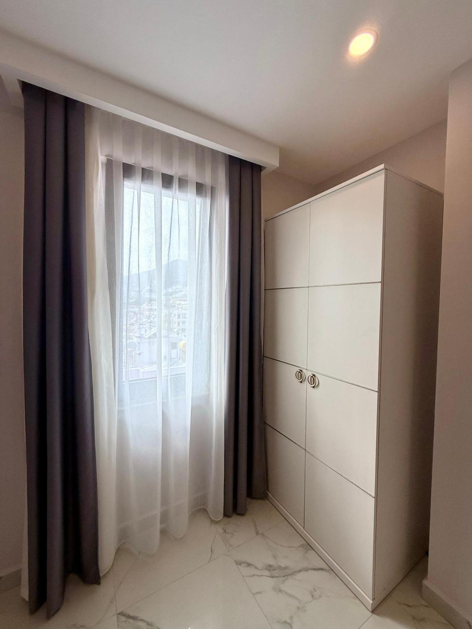 Sa Apartments! 150m To The Cleopatra *