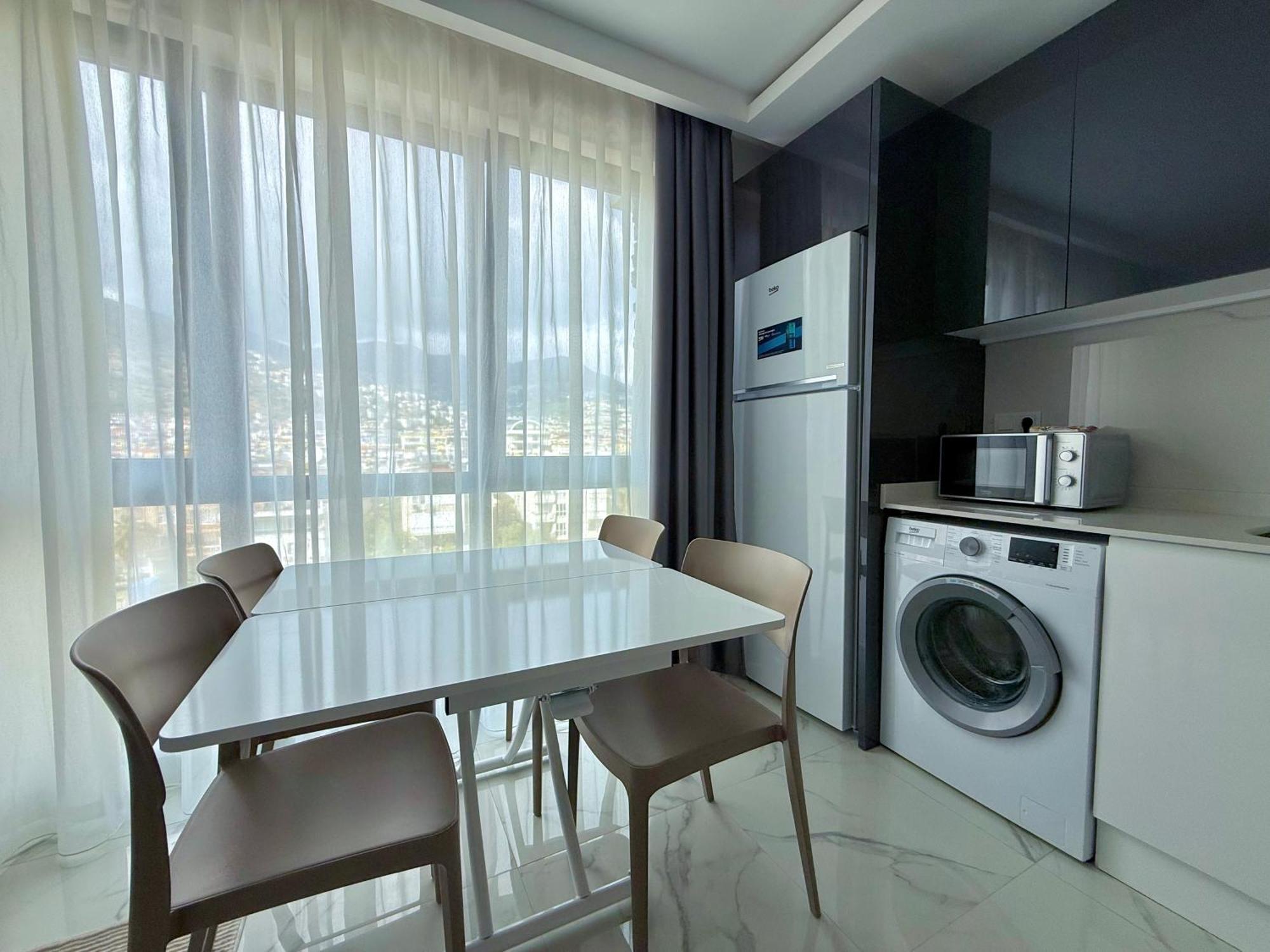 Sa Apartments! 150m To The Cleopatra *